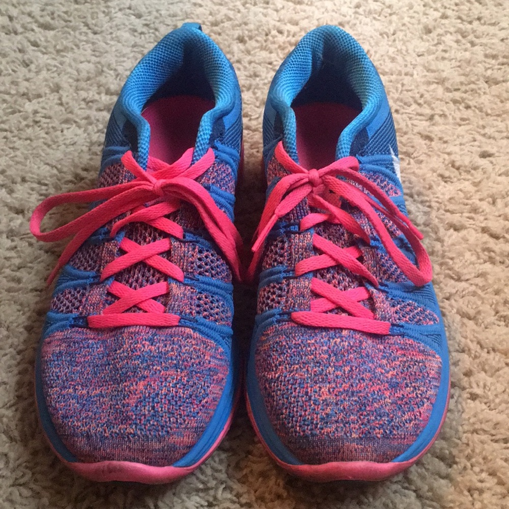 Ladies Nike flyknit lunar 2 shoe